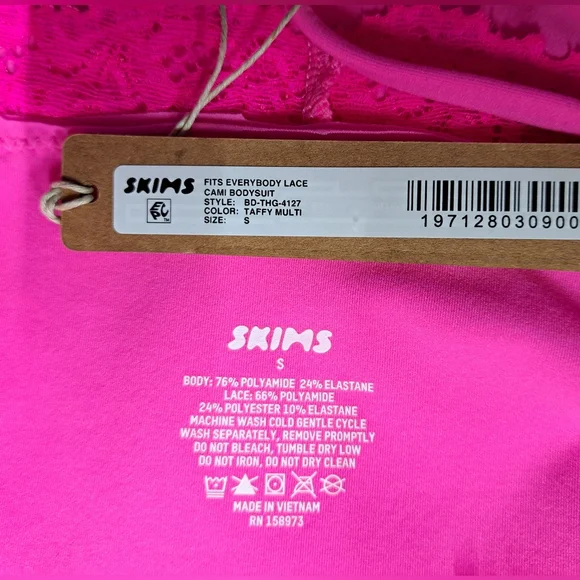 💕NWT SKIMS RARE HTF Fits Everybody Lace Cami Bodysuit Pink TAFFY MULTI S - Picture 6 of 9